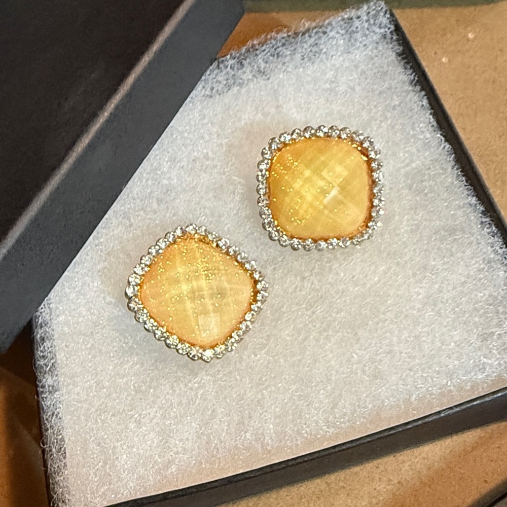😎Elegant Gold and Silver Faux Diamond Earrings✨